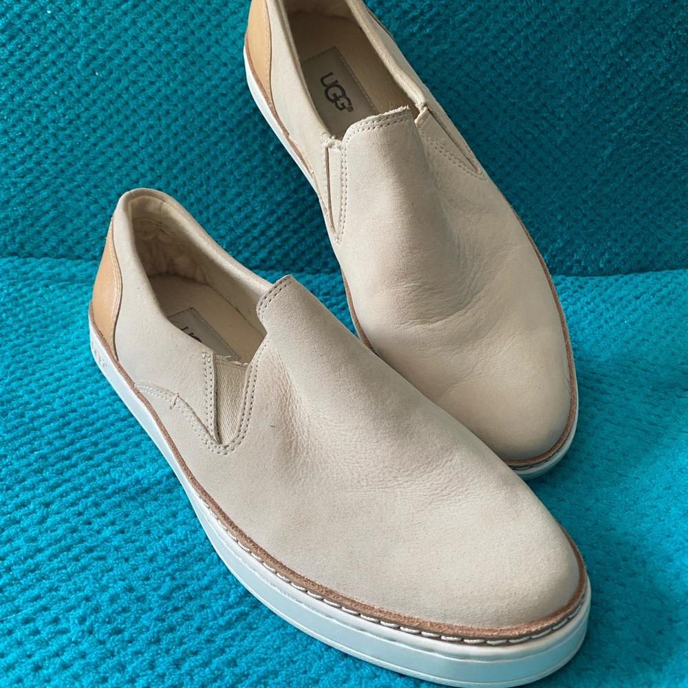 New, never worn Ugg Ugg shoes